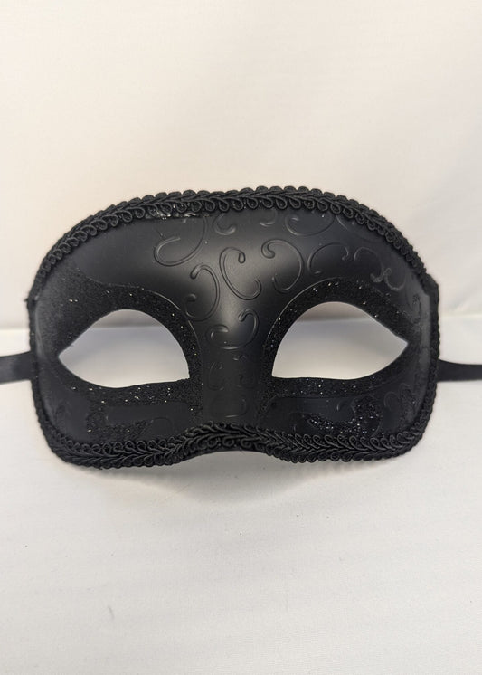 Classic Black Masquerade Women's image 0