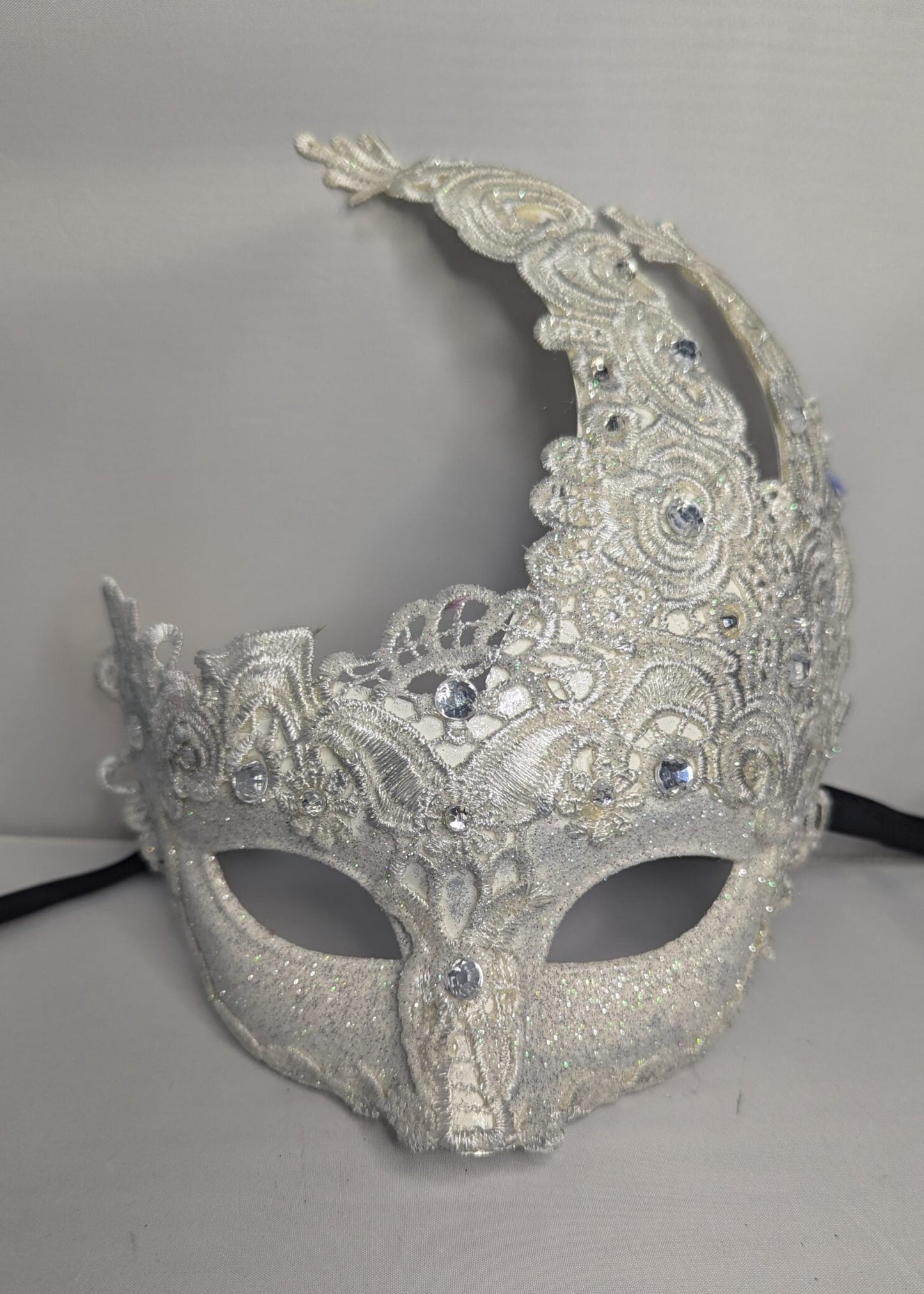 Lace Swan- White image 0